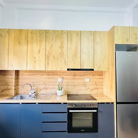 Pazari I Ri, Quiet And Stay, Self Check-in *