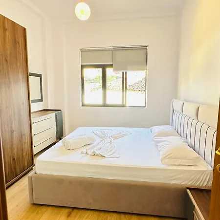 Pazari I Ri, Quiet And Stay, Self Check-in