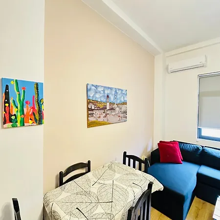 Pazari I Ri, Quiet And Stay, Self Check-in * Tirana